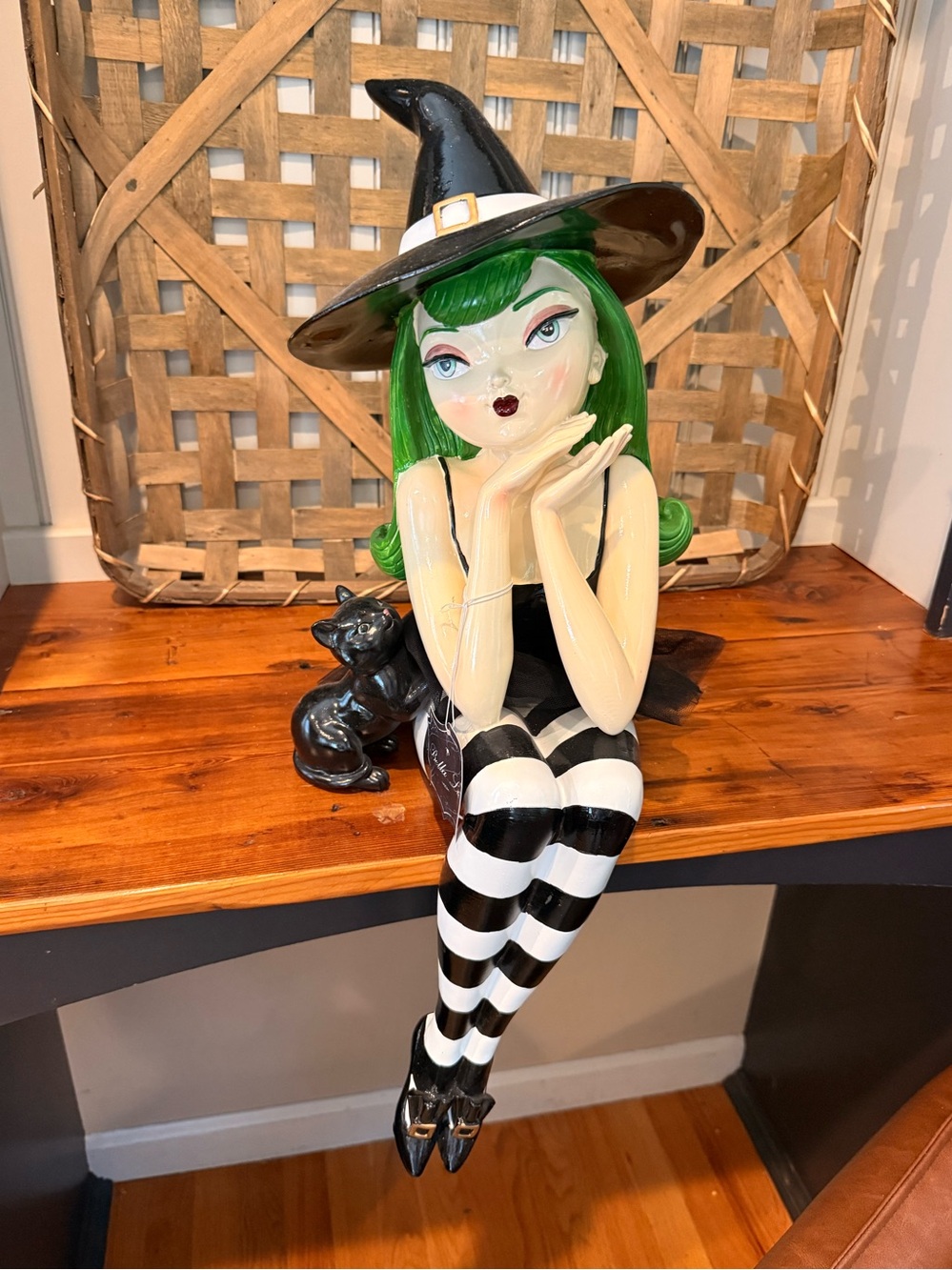 Bella Lux  Lg Green Haired Witch Figurine w Black Cat Halloween Holiday Decor